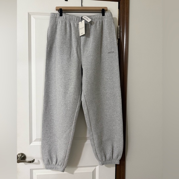 SOLD NWT Aritzia Mega Fleece Sweatpants - Picture 2 of 6